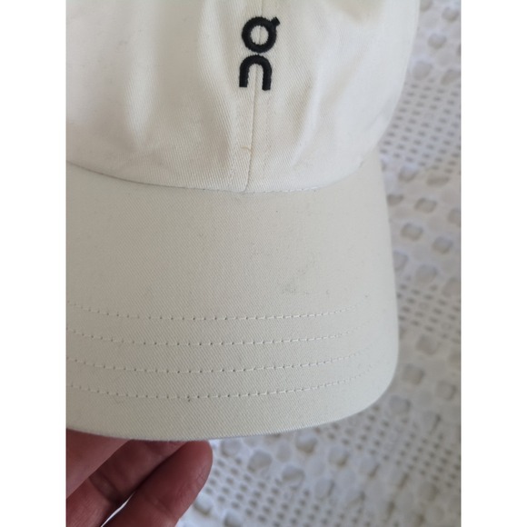 On Running All Day Cap Baseball Hat White Adjustable One Size - Picture 2 of 7
